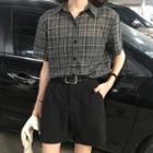 Short-sleeve Plaid Shirt / Plain Shorts