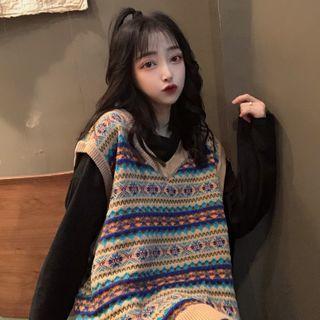 Pattern Embroidered Vest / Long-sleeve Plain T-shirt