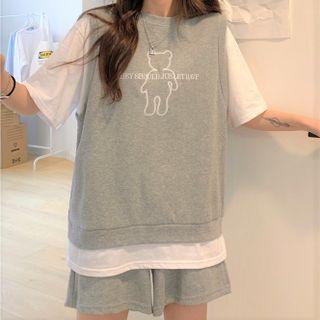 Set: Mock Two-piece Elbow-sleeve Graphic Print T-shirt + Shorts