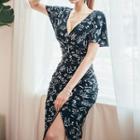 Short-sleeve V-neck Printed Slit-hem Dress