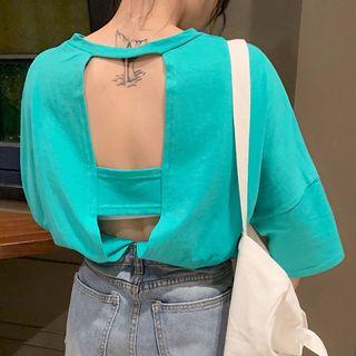 Short-sleeve Open-back T-shirt / Mini Layered Skirt