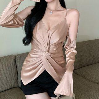 Bell-sleeve Twisted Cold-shoulder Top