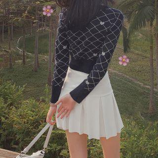 V-neck Heart Argyle Knit Top
