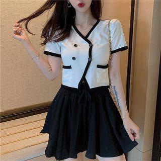 Contrast Trim Double-buttoned Short-sleeve Top