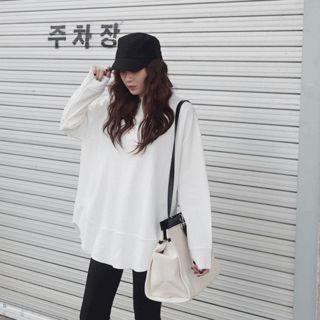 Drop-shoulder Slit-back T-shirt