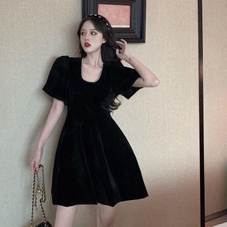 Short-sleeve U-neck Mini A-line Dress