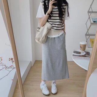 Elbow-sleeve T-shirt / Striped Sweater Vest / Midi Pencil Skirt