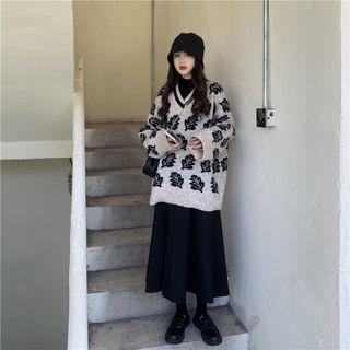 Oversize Printed Sweater / A-line Semi Skirt