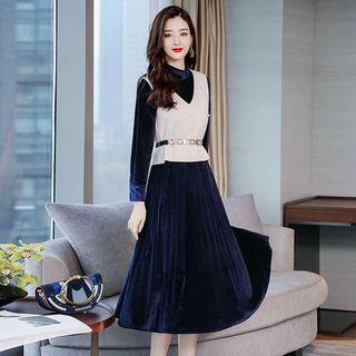 Set: V-neck Vest + Long-sleeve Pleated Midi Dress