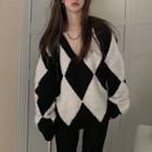 V-neck Geometric Print Sweater Black & White - One Size