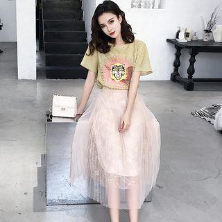 Set: Printed Short-sleeve T-shirt + Lace Midi Skirt