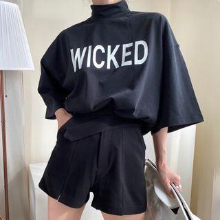 High-neck Lettering Long-sleeve T-shirt / Slit Shorts