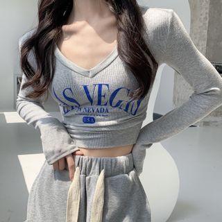 Long-sleeve V-neck Lettering Crop Top