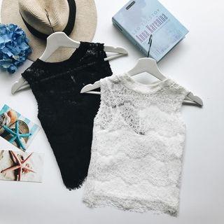 Set: Camisole Top + Sleeveless Lace Top