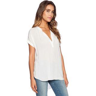 V-neck Dip-back Short-sleeve T-shirt