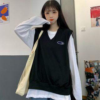 Oversize Long-sleeve T-shirt / Letter Embroidered Vest