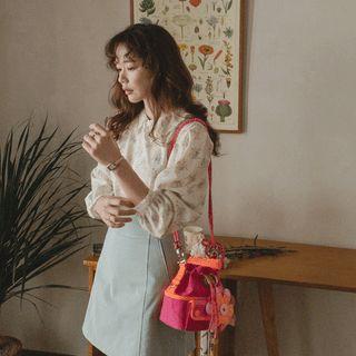 Embroidery-collar Floral Blouse