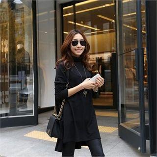 Turtle-neck Dip-back Flare Top