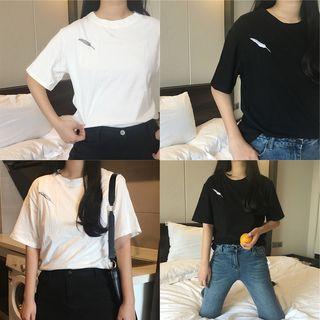 Elbow-sleeve Embroidered Feather T-shirt