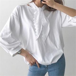 Crochet-lace Tie-neck T-shirt