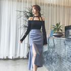 Cutout-shoulder Choker-detail Top