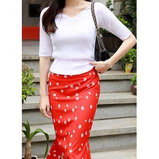 Vivid V-neck Summer Rib-knit Top