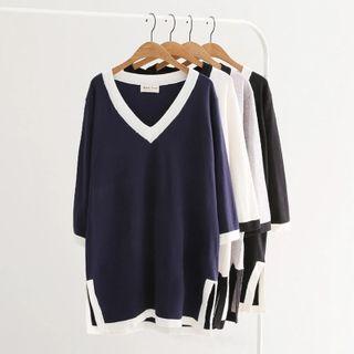 Contrast Trim V-neck Knit Dress