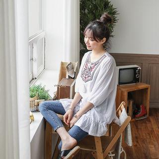 Tassel-neck Balloon-sleeve Embroidered Top