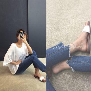 Cutout Detail Asymmetric-hem Jeans