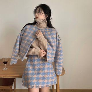 Houndstooth A-line Skirt / Turtleneck Sweater