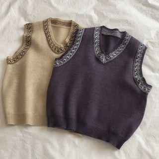 Floral Trim Knit Vest