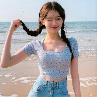 Balloon-sleeve Cherry Print Cropped T-shirt