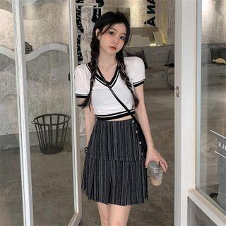 Short-sleeve Contrast Trim Crop Top / Mini Skirt