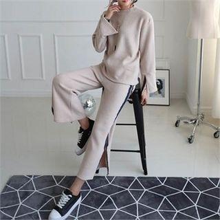 Set: Crewneck T-shirt + Wide-leg Pants
