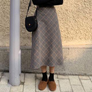 Diamond Pattern A-line Midi Skirt