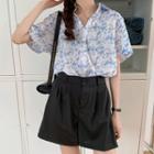 Floral Short-sleeve Shirt / Plain Shorts