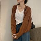 Cropped Cardigan / V-neck T-shirt
