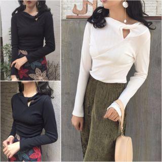 Cut Out Detailed Long Sleeve Top
