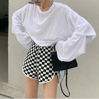 Detachable-sleeve T-shirt / Checkerboard Shorts
