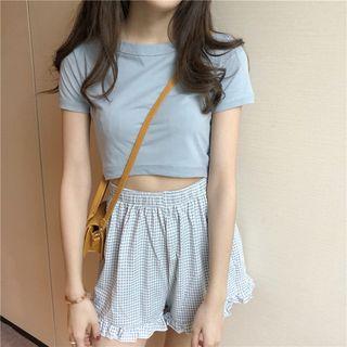 Short-sleeve Cropped T-shirt / Plaid High-waist Shorts