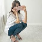 Tassel-neck Contrast-trim T-shirt