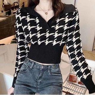 V-neck Houndstooth Crop Knit Top