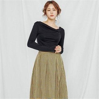 Drape-neck Slim-fit Top