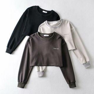 Long Sleeve Lettering Print Crop Top