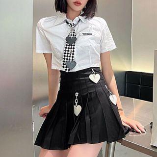 Short-sleeve Applique Crop Shirt / Heart Detail Mini A-line Skirt