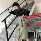 Plain Loose-fit T-shirt / Color-block Skirt