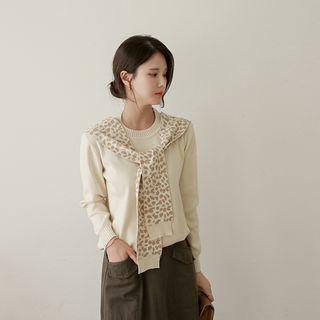 Round-neck Leopard-shawl Knit Top