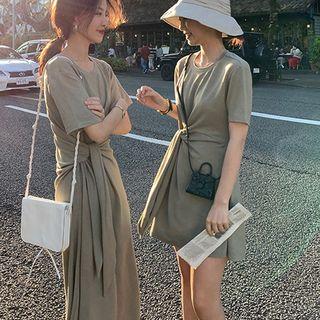 Short-sleeve Front Knot A-line Knit Dress