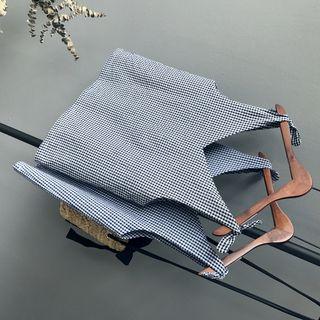 V-neck Gingham Tie-up Vest