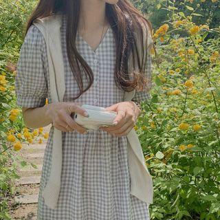 V-neck Check Short-sleeve Midi Dress